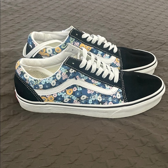 Vans Shoes - Vans Women's Floral Black Sneakers